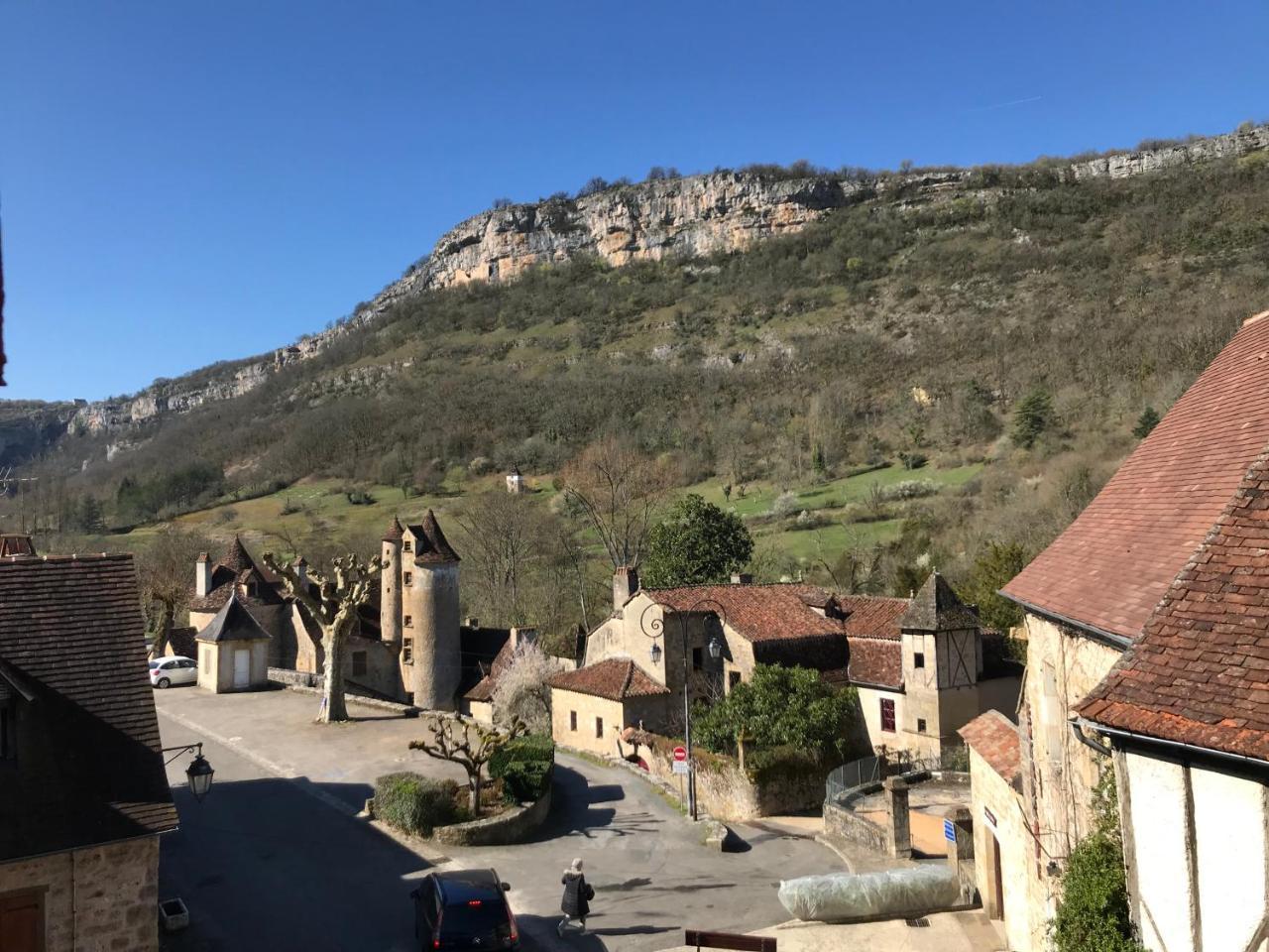 Les De La Fontaine 2*