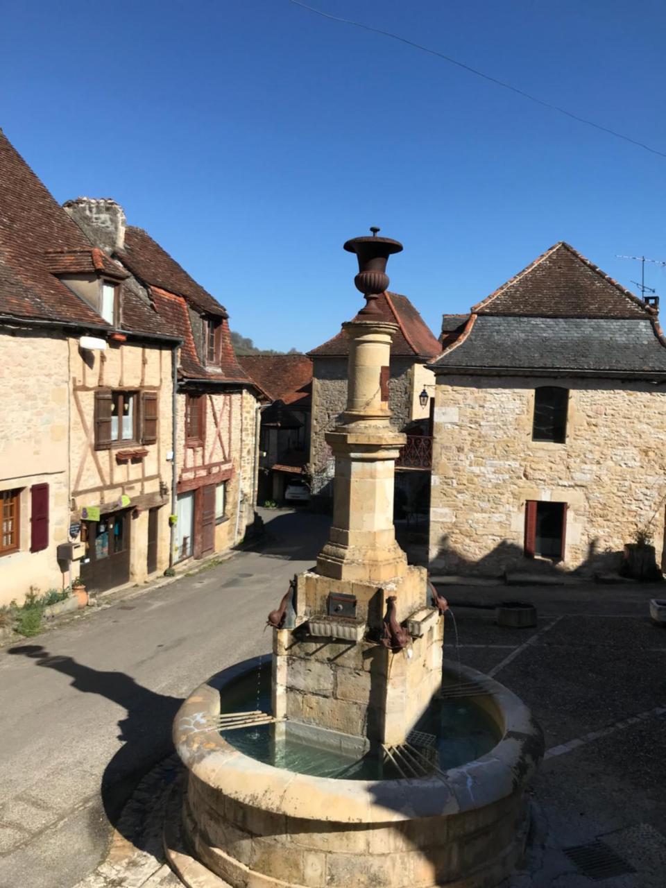 Les De La Fontaine